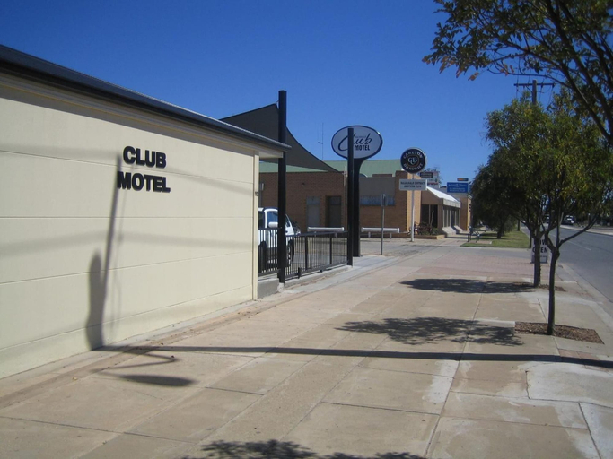 Exterior & Views 2, Balranald Club Motel, Balranald