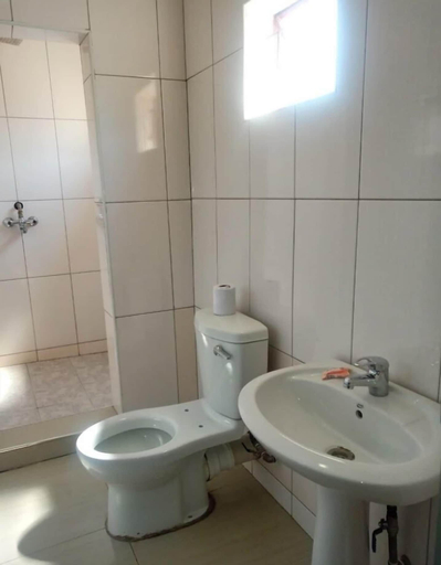 Bathroom 3, Little Lodge, Choma
