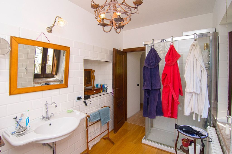 Bathroom, Villa Acquavella, Salerno