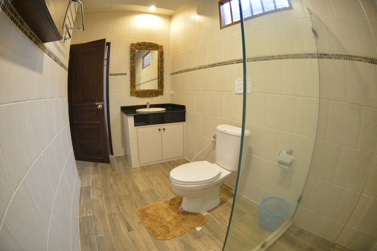 Bathroom 3, Pratamnak villa, Pattaya