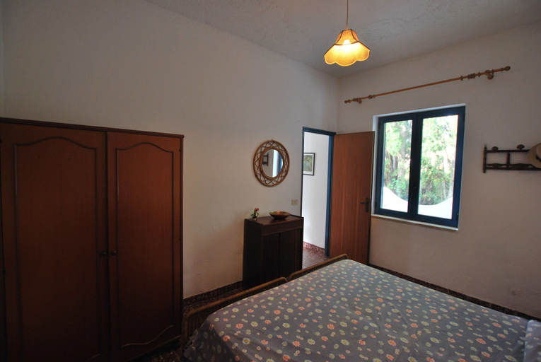 Bedroom 3, Villino Vulcano, Messina