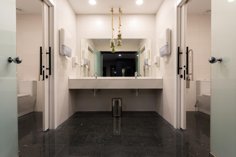 Bathroom 4, Soraluze Hotela, Guipúzcoa