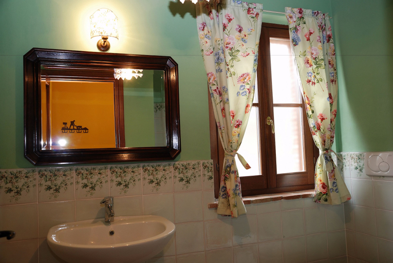 Bathroom, La Collina dei Ciliegi, Viterbo