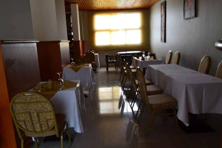 Food & Drinks 4, Congress Hotel, Mfoundi