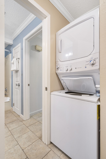 Bathroom 3, Bogey Bungalow, Taney