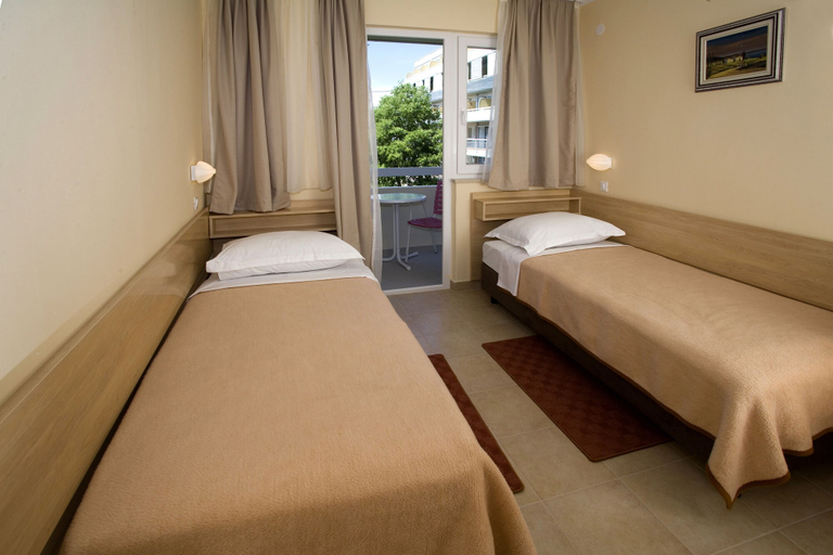 Bedroom 4, Hotel Delfin Plava Laguna, Vrsar