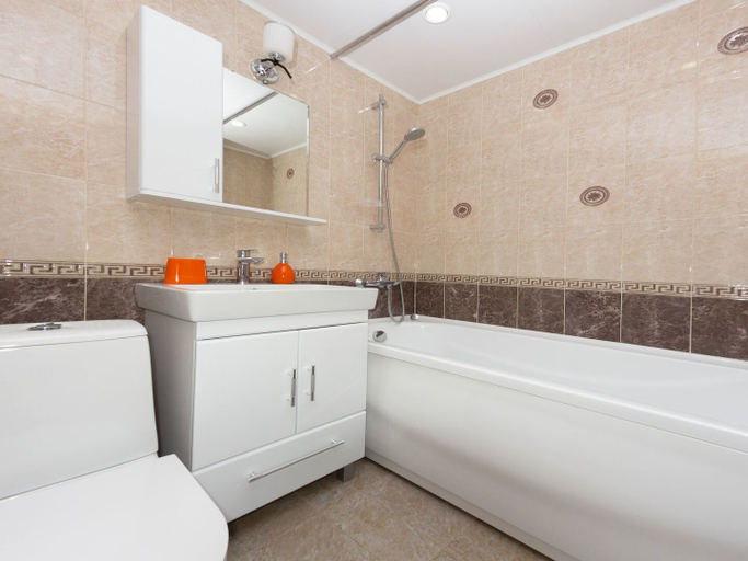 Bathroom, Apartment on Bratyev Zhabrovykh 7, Tula