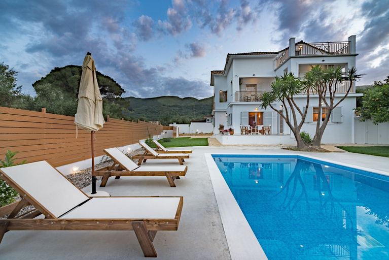 Sport & Beauty 2, Villa Status, Ionian Islands