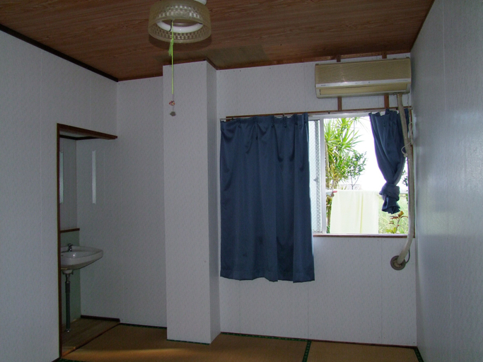 Bathroom 3, Hoshisunaso, Yoron