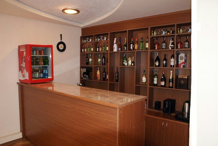 Food & Drinks, Sanahin Bridge Hotel