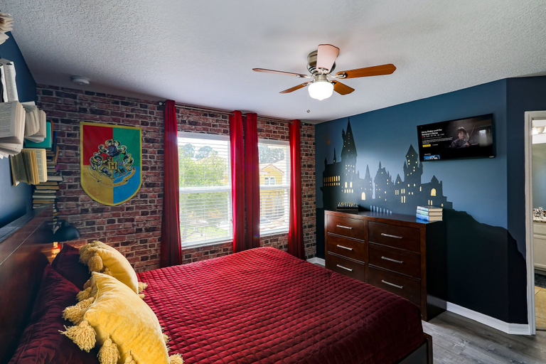 Bedroom 3, Worth Melting For, Polk