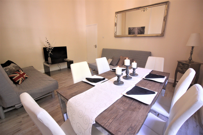 Food & Drinks 5, Paddington Guest Apartment, London