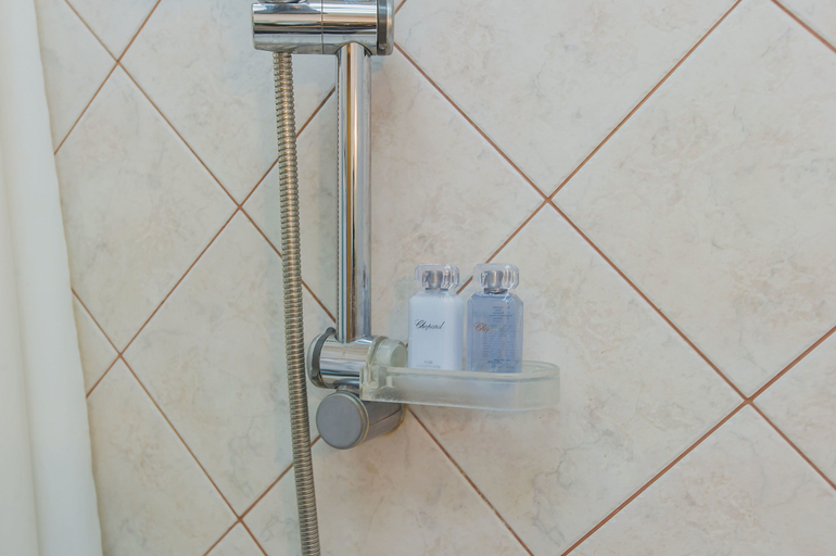 Bathroom 3, GM Apartment Patriarshiy, Northern