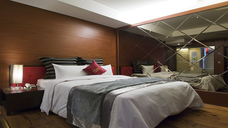 Bedroom 3, Golden Hotspring Hotel, Taipei City