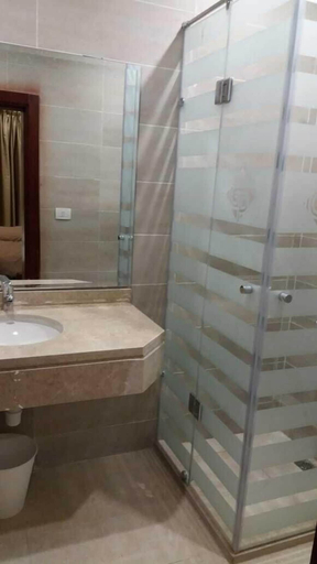 Bathroom 4, Grand Palace Hotel, Qasr an-Nil