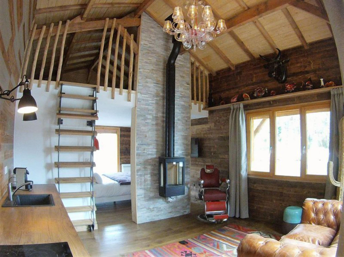 Others 5, Moulin de la Jarousse - Les Cabanes, Dordogne