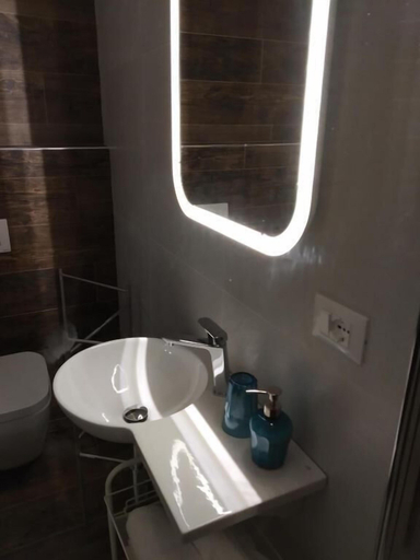 Bathroom 4, Il Giardino fra gli Ulivi, Chieti