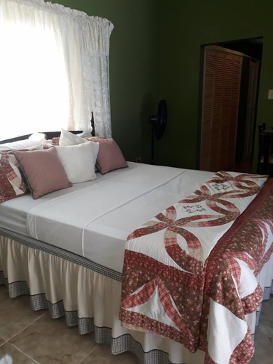 Bedroom 5, Ochi Cottage