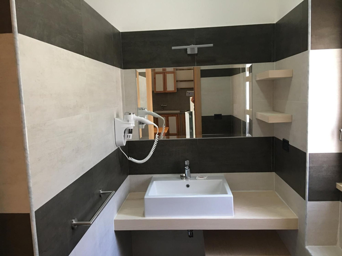 Bathroom 4, Residence M3, Foggia