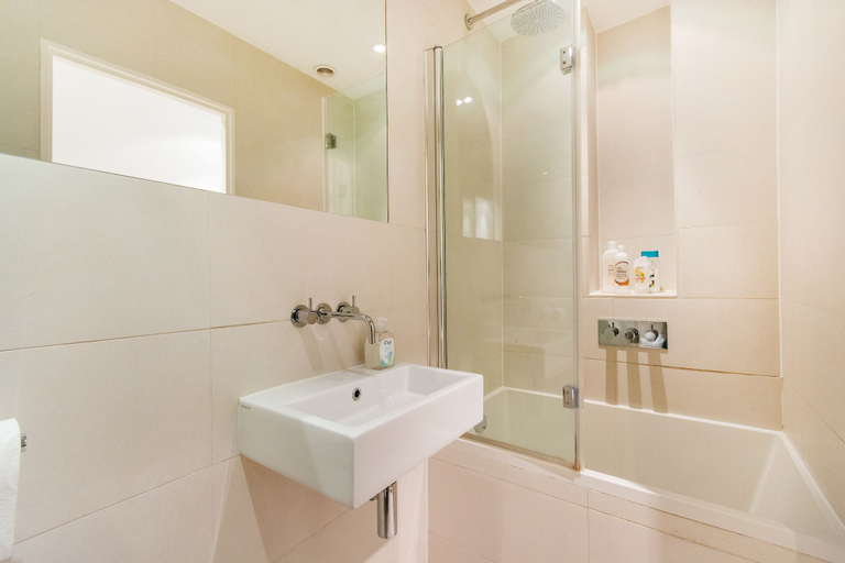 Bathroom 3, London Hideaway I, London