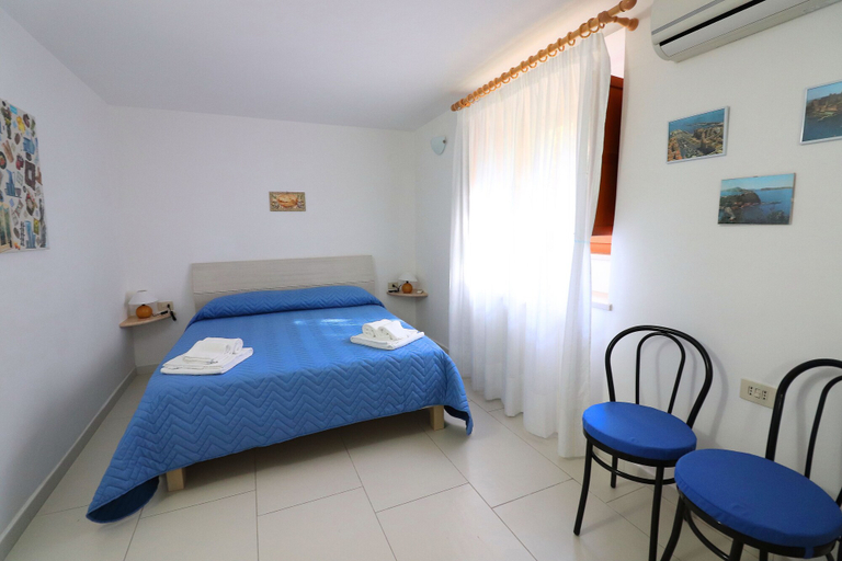 Room 4, Ulivi Apartment, Napoli