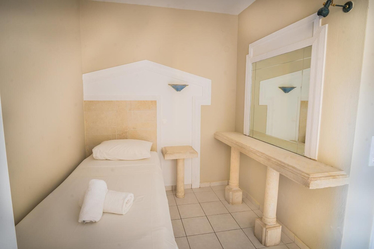 Bathroom 5, Parthenis Hotel & Suites, Crete