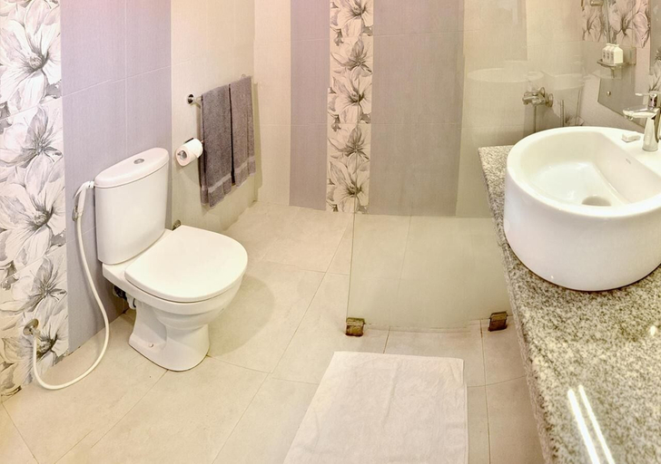 Bathroom 5, Villa 49, K.F.G. & G. Korale
