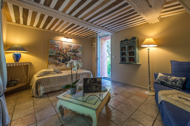 Bedroom 4, Mas de Foncaudette, Vaucluse