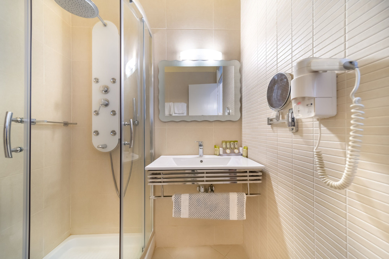 Bathroom 4, Hotel Agia Markella, North Aegean