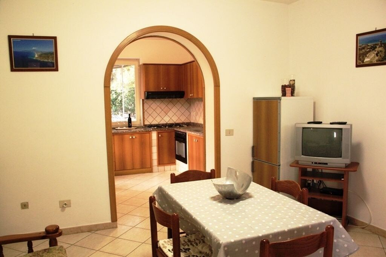 Others 4, Villa Carmela, Salerno