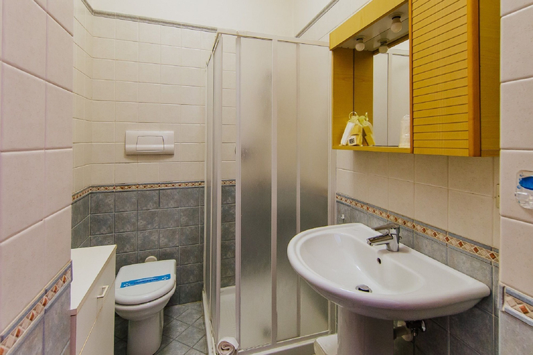 Bathroom 3, Welc-oM Manuela, Padua
