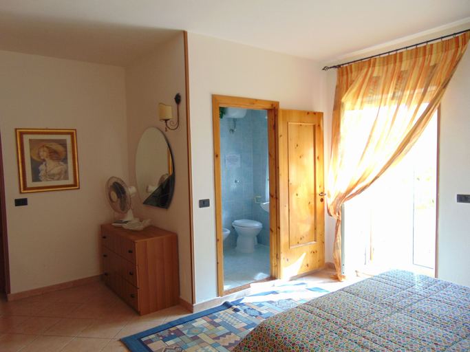 Room 5, Villa San Lorenzo 2, Foggia