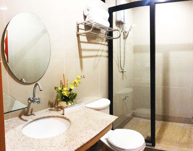 Bathroom 3, Klir Waterpark Resort, Plaridel