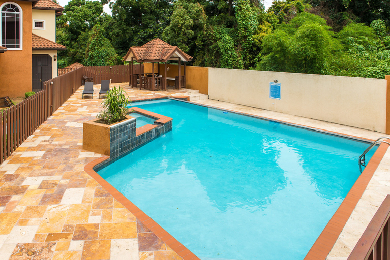 Sport & Beauty 5, Kingston Luxury Family Retreat