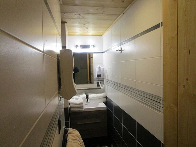 Bathroom 3, La Fleche D'or, Haute-Savoie