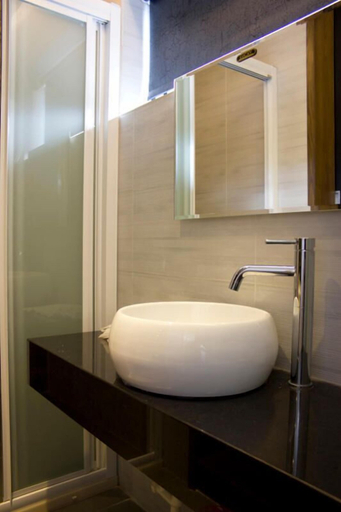 Bathroom 2, LITHO Hostel, Hualien