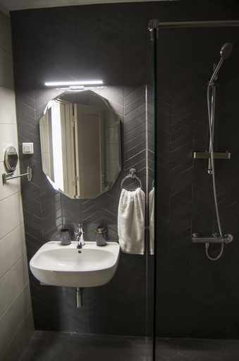 Bathroom 5, K43 Rooms and Apartments, Belgrade