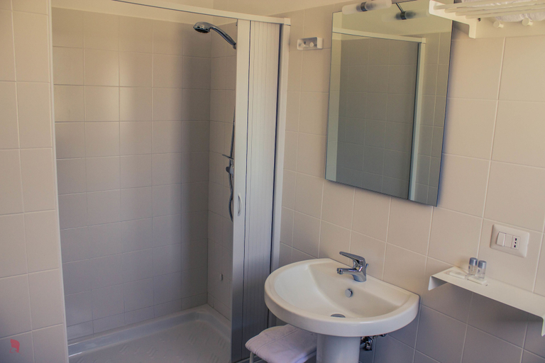 Bathroom 5, TerreAmare Agriturismo, Lecce