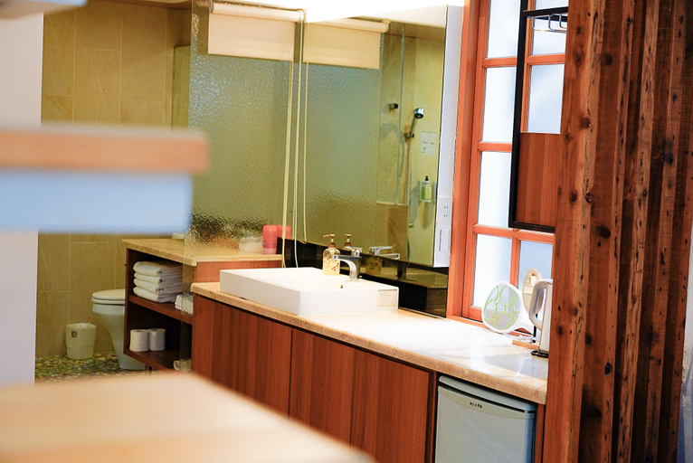 Bathroom 5, Pusu inn, Tainan