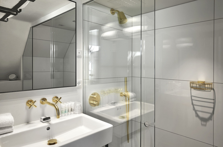 Bathroom 4, 71 Nyhavn Hotel, Copenhagen
