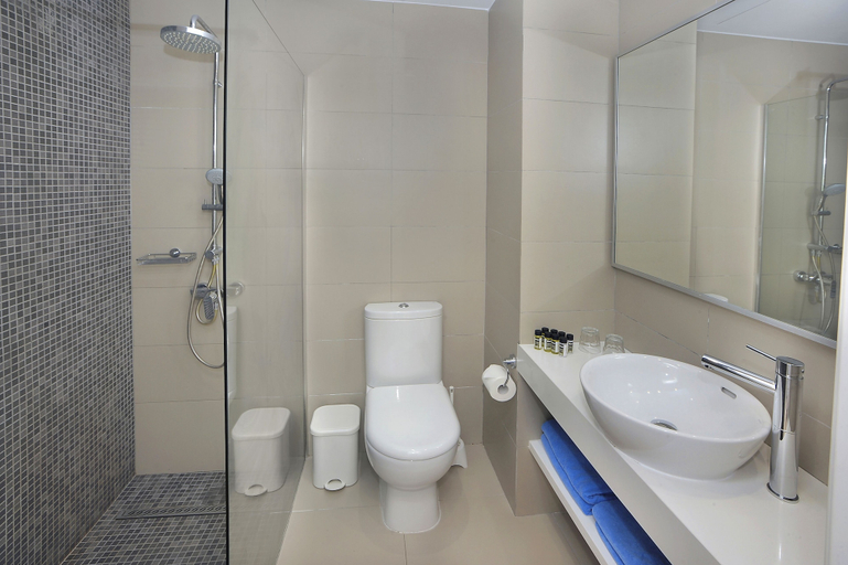 Bathroom 4, Nissiana Hotel