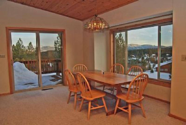 Others 5, Comfortable Stockholm Vista, Nevada