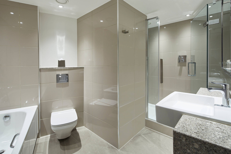 Bathroom 5, London Marriott Hotel Maida Vale, London