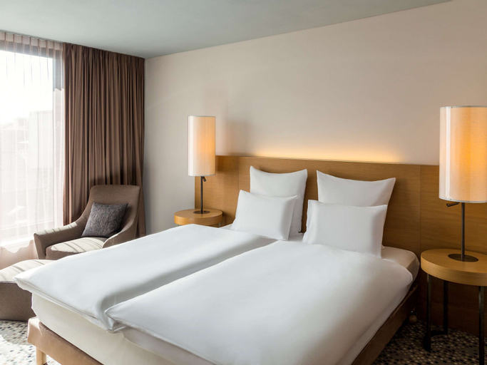 Bedroom 2, Pullman Basel Europe, Basel