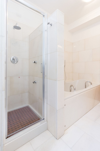 Bathroom 2, Be Apartments Giordano, Milano