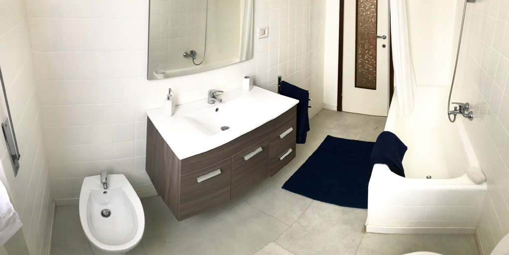 Bathroom 3, CasaHotelMilano, Milano