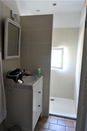 Bathroom 5, Mas Las Vitalis, Vaucluse