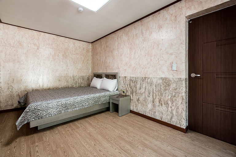Bedroom 4, Yeoninsan Hot Spring Resort, Gapyeong