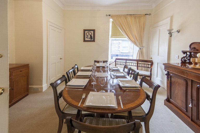 Others 4, 1 Varis Apartments, Moray