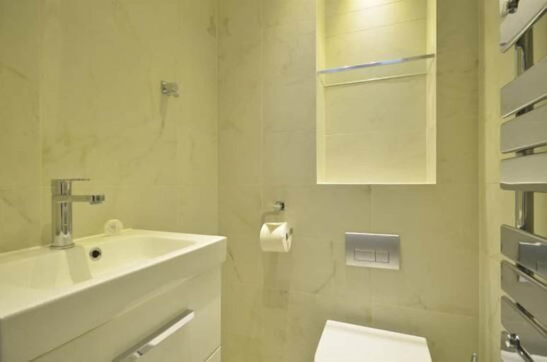 Bathroom 3, Covent Garden Apartments, London